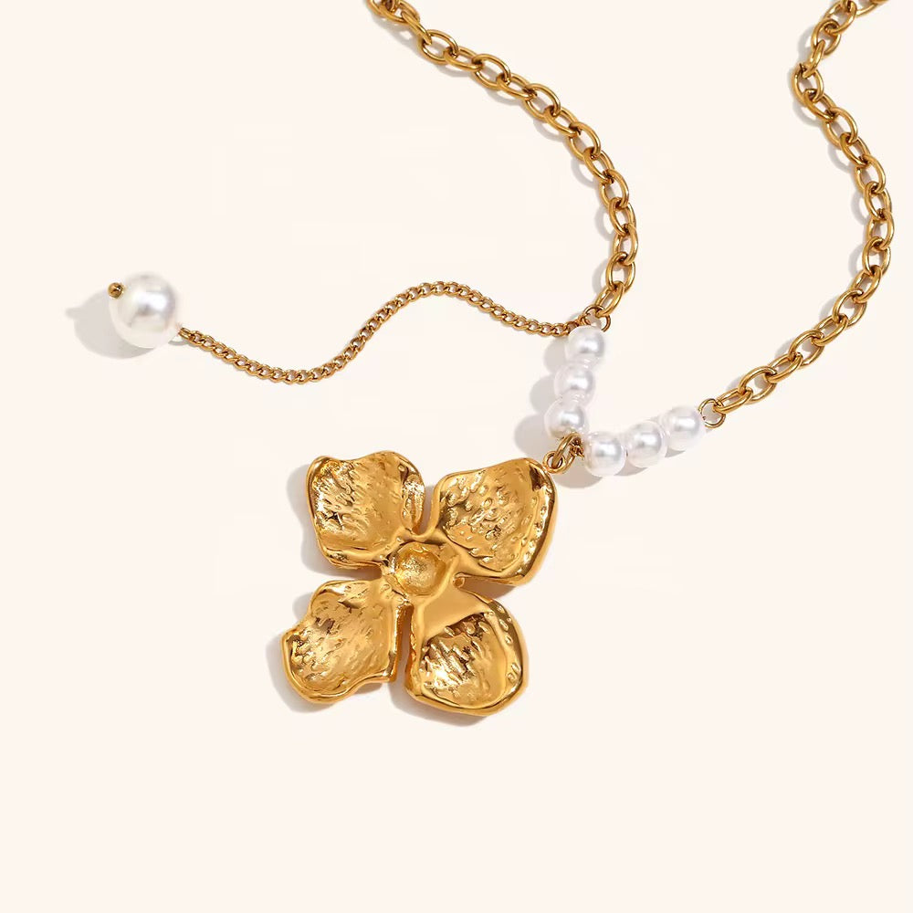 Collana WHITE FLOWER